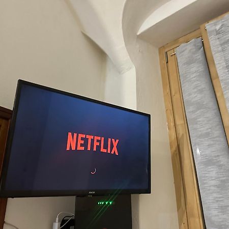 Flat In City Centre Tirano - 10 Minutes From Train Station Bagian luar foto