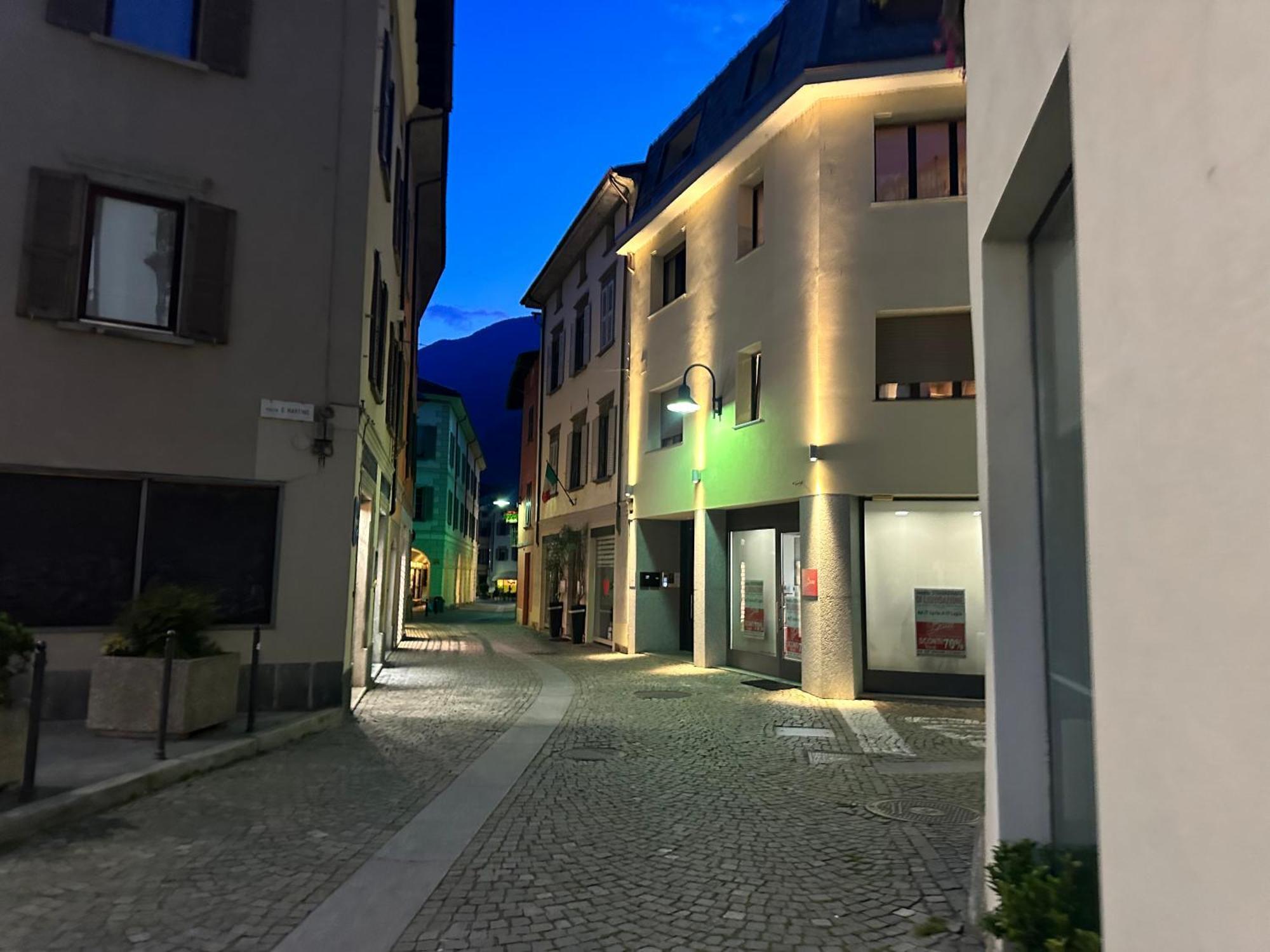 Flat In City Centre Tirano - 10 Minutes From Train Station Bagian luar foto